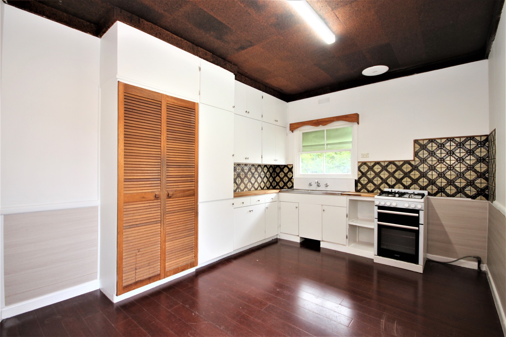 4 Pettitt Crescent, Corio, VIC 3214 - Thumbnail 2 - 24/07/2026