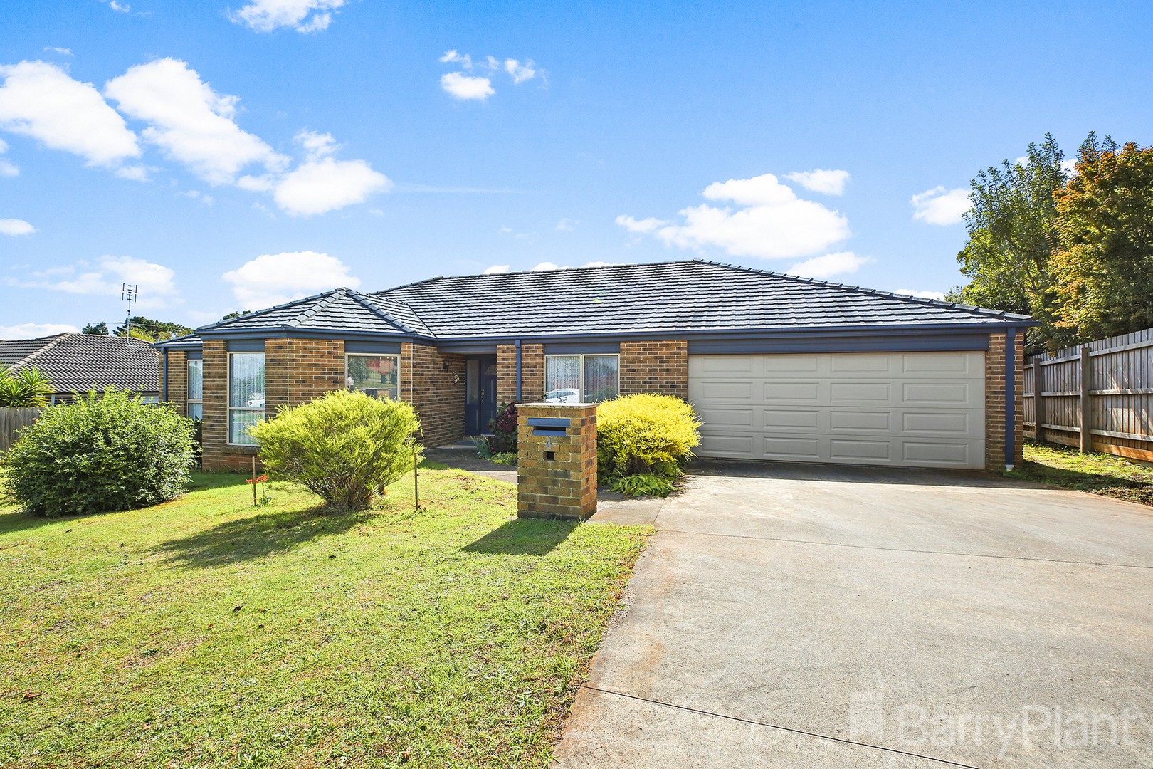 4 Picadilly Court, Drouin, VIC 3818, Drouin - Thumbnail 2