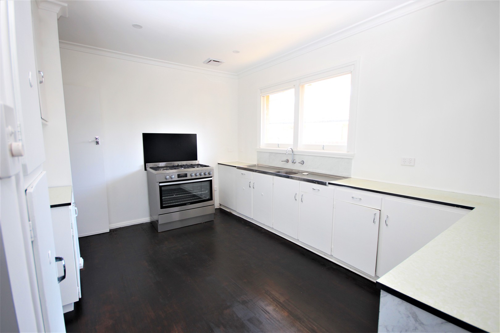 4 Pickett Crescent, Belmont, VIC 3216, Belmont - Thumbnail 4