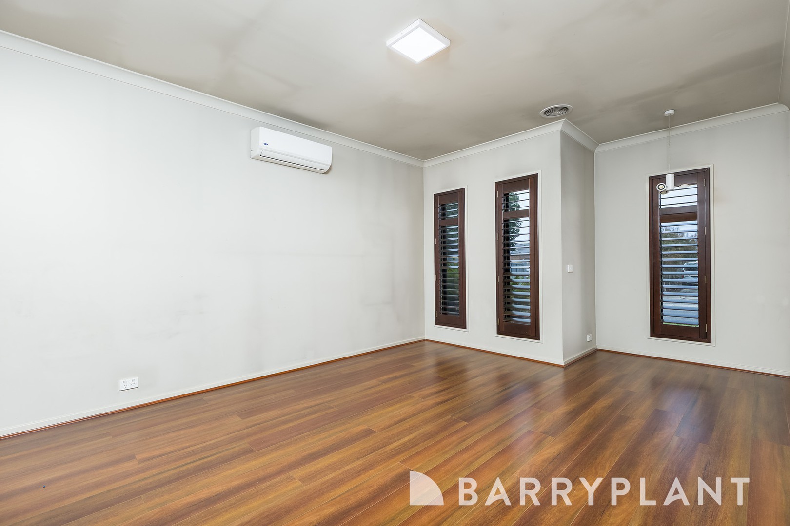 4 Pier Way, Point Cook, VIC 3030 - Thumbnail 2 - 28/03/2025