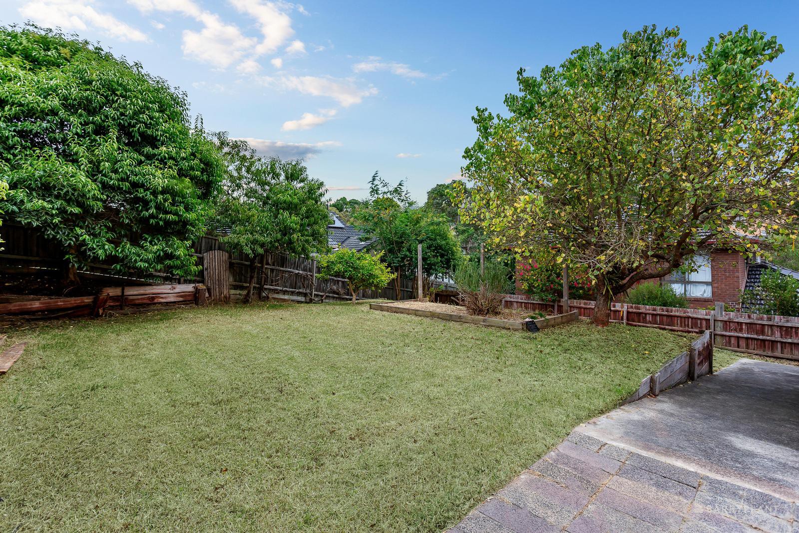 4 Pine Hill Drive, Doncaster East, VIC 3109