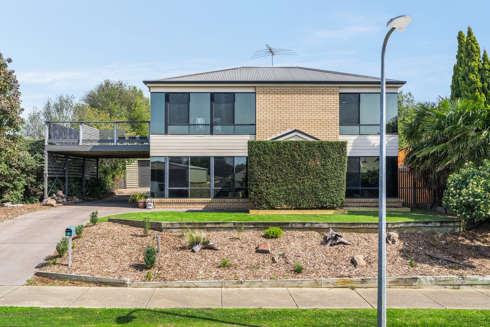 4 Pinot Street, Waurn Ponds, VIC 3216 - Thumbnail 2 - 11/09/2024