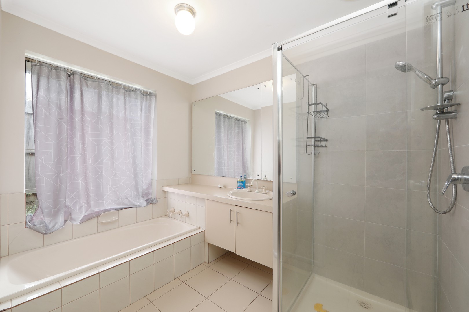 4 Pitfield Crescent, Rowville, VIC 3178, Rowville - Thumbnail 2