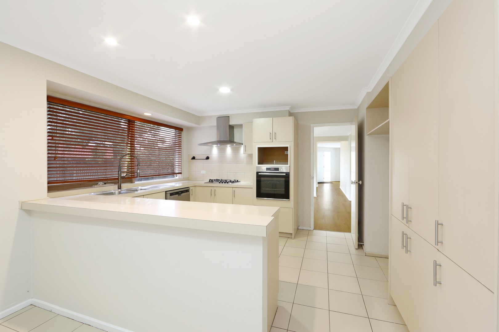 4 Pitfield Crescent, Rowville, VIC 3178, Rowville - Thumbnail 3