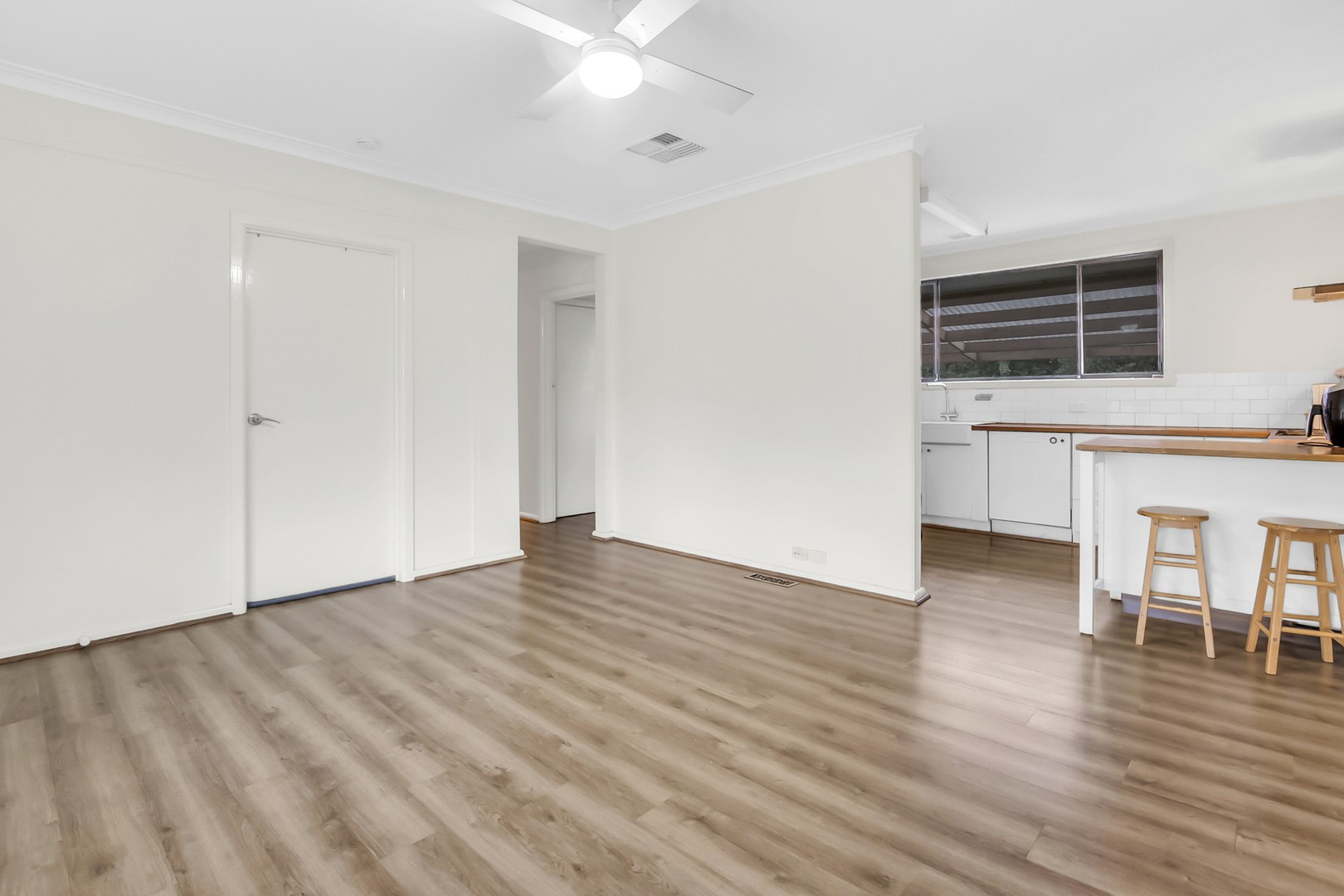 4 Plumpton Avenue, Craigieburn, VIC 3064, Craigieburn - Thumbnail 7
