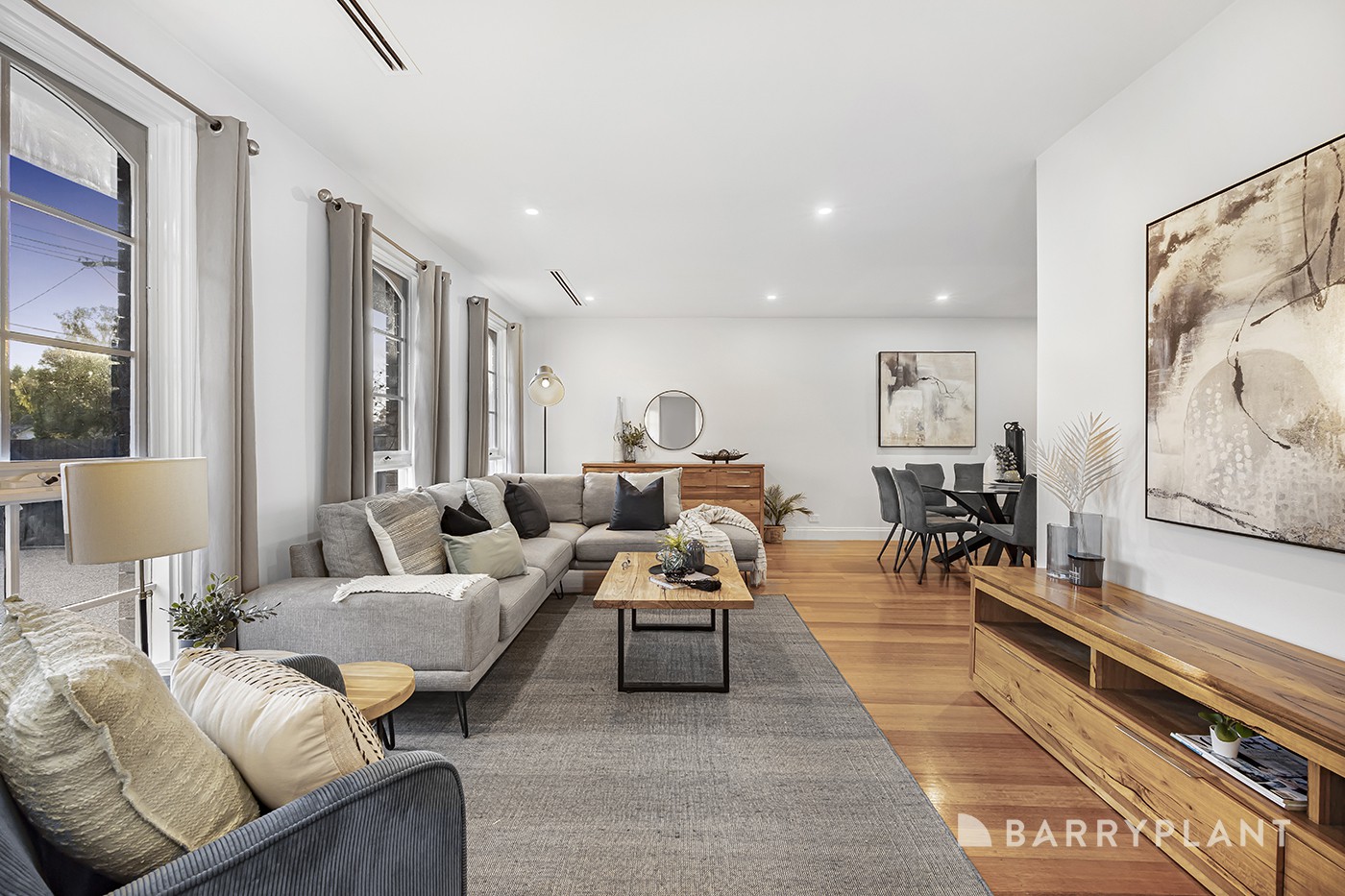 4 Polaris Way, Chirnside Park, VIC 3116 - Thumbnail 2 - 01/08/2024