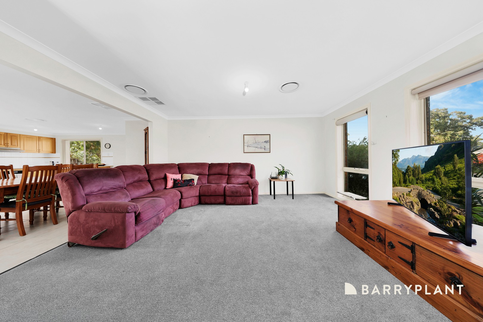 4 Poppy Drive, South Morang, VIC 3752 - Thumbnail 2 - 11/06/2026