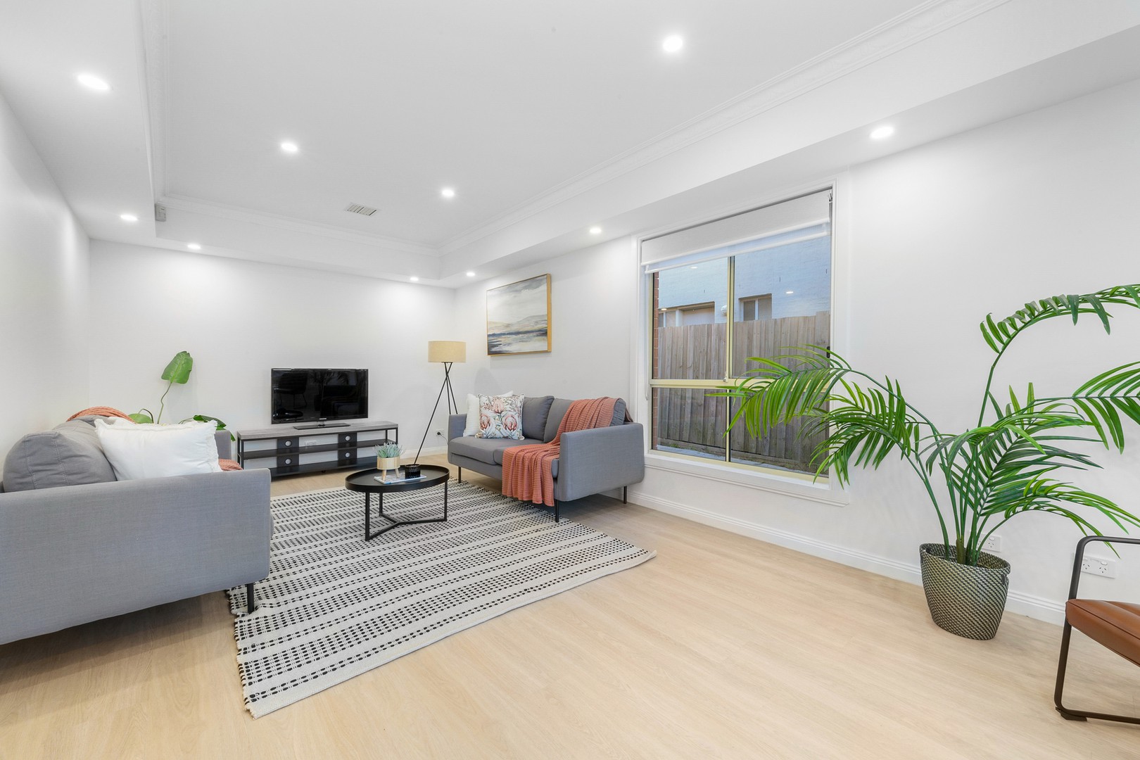 4 Pratt Close, Taylors Lakes, VIC 3038, Taylors Lakes - Thumbnail 2