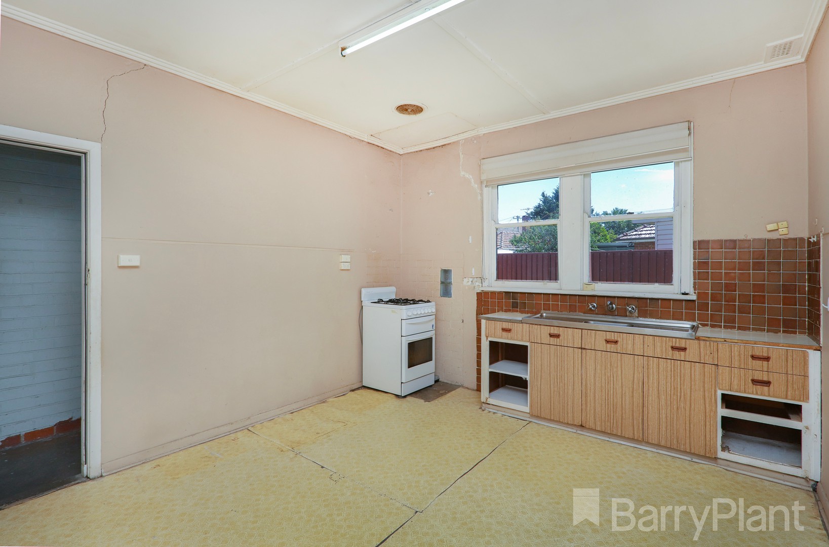 4 Ravenhall Street, Braybrook, VIC 3019, Braybrook - Thumbnail 4