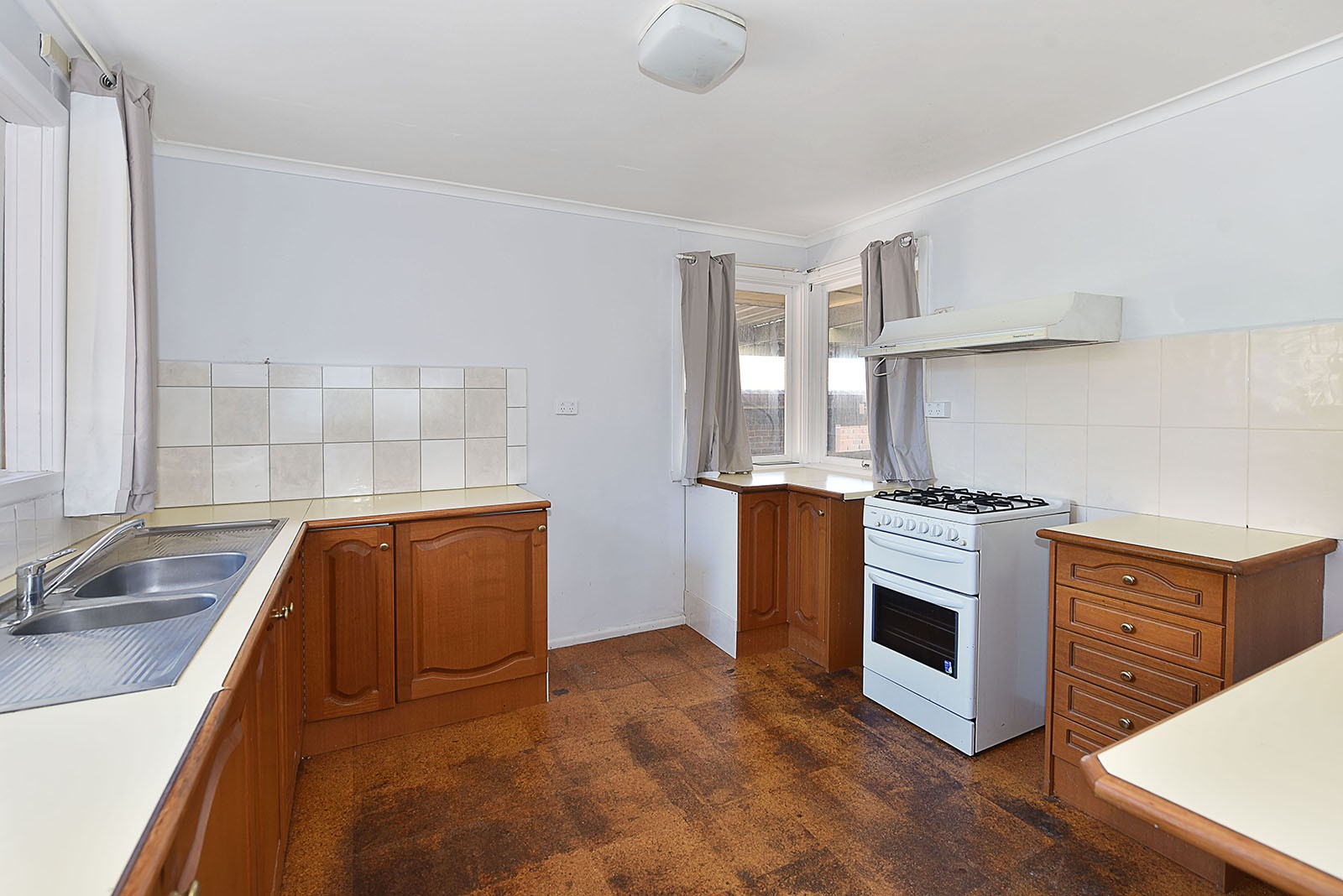 4 Rayfield Avenue, Craigieburn, VIC 3064, Craigieburn - Thumbnail 3
