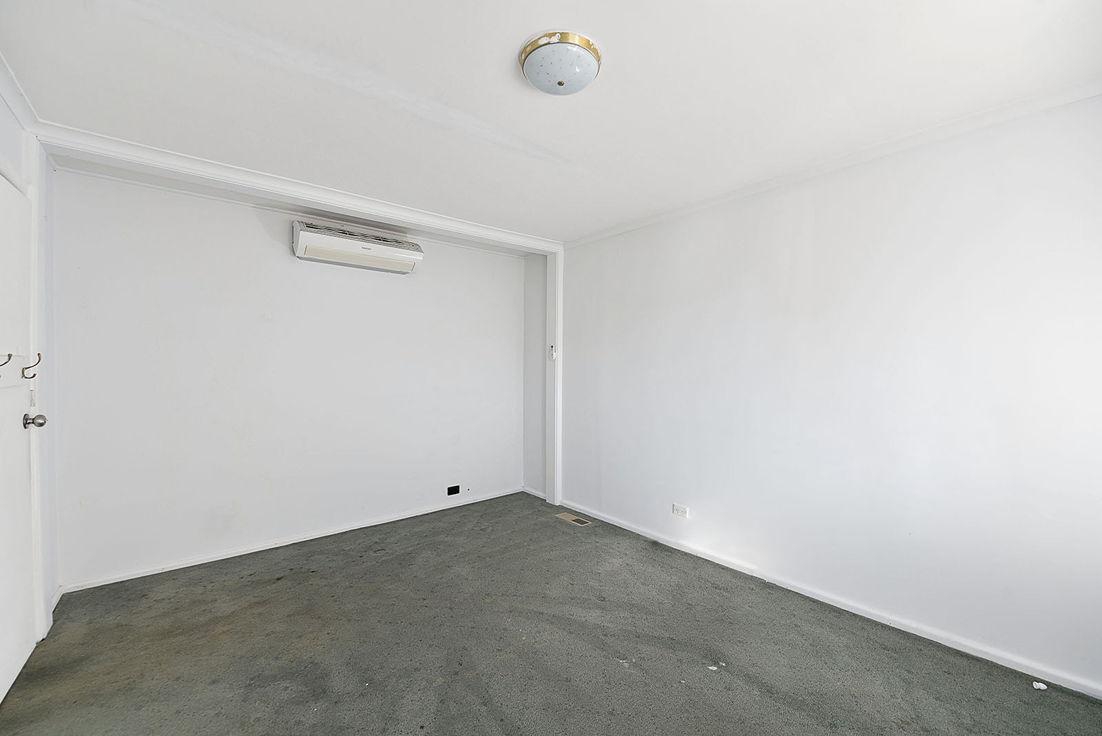 4 Rayfield Avenue, Craigieburn, VIC 3064, Craigieburn - Thumbnail 5