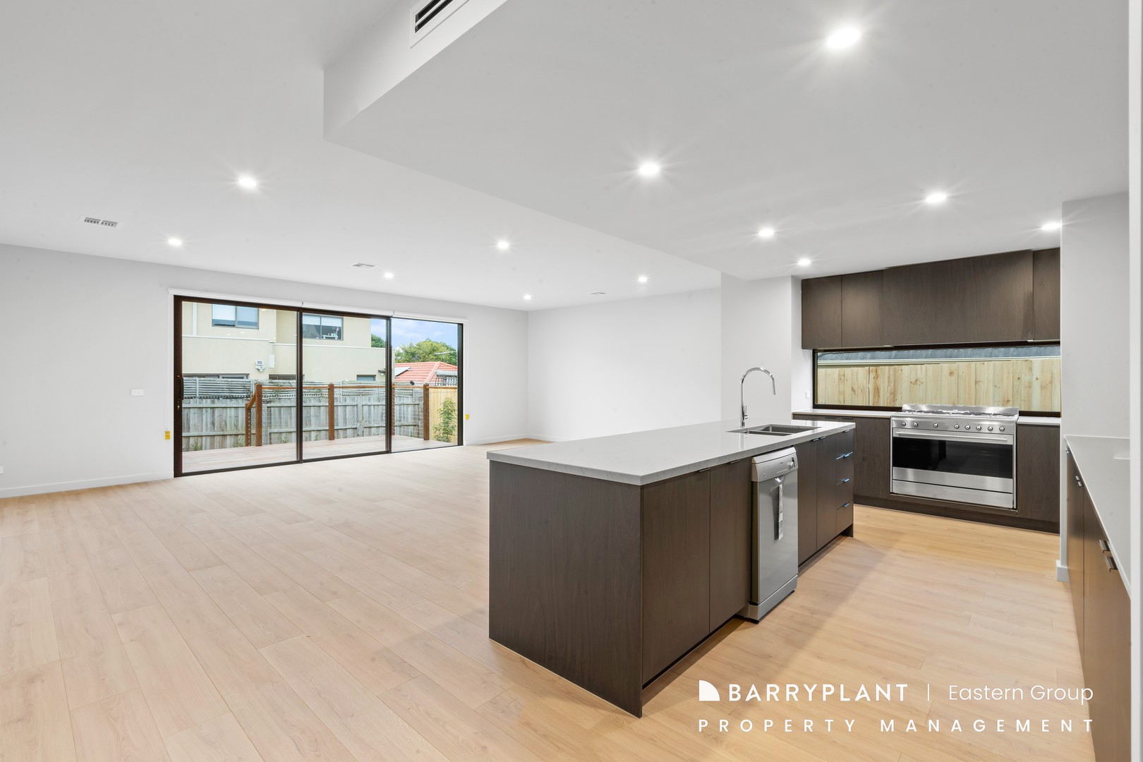 4 Regal Avenue, Doncaster East, VIC 3109, Doncaster East - Thumbnail 2