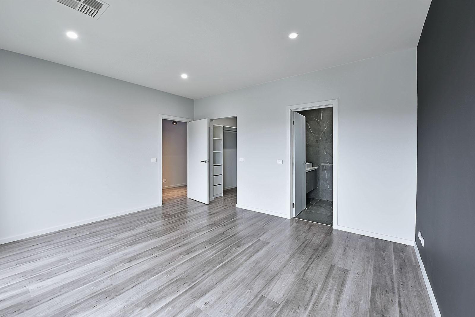 4 Rialto Cct, Craigieburn, VIC 3064, Craigieburn - Thumbnail 4