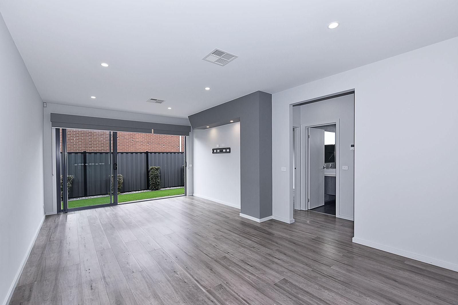 4 Rialto Cct, Craigieburn, VIC 3064 - Thumbnail 2 - 14/11/2025