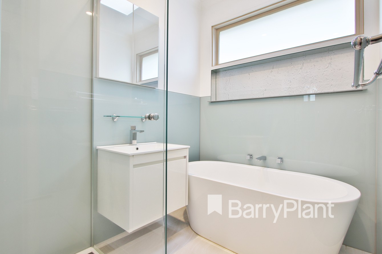 4 Rochdale Drive, Burwood East, VIC 3151, Burwood East - Thumbnail 3