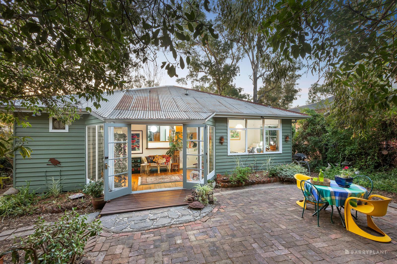 4 Rodda Parade, Eltham, VIC 3095 - Thumbnail 2 - 17/04/2025