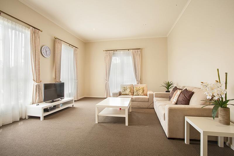 4 Romford Court, Doncaster East, VIC 3109, Doncaster East - Thumbnail 4