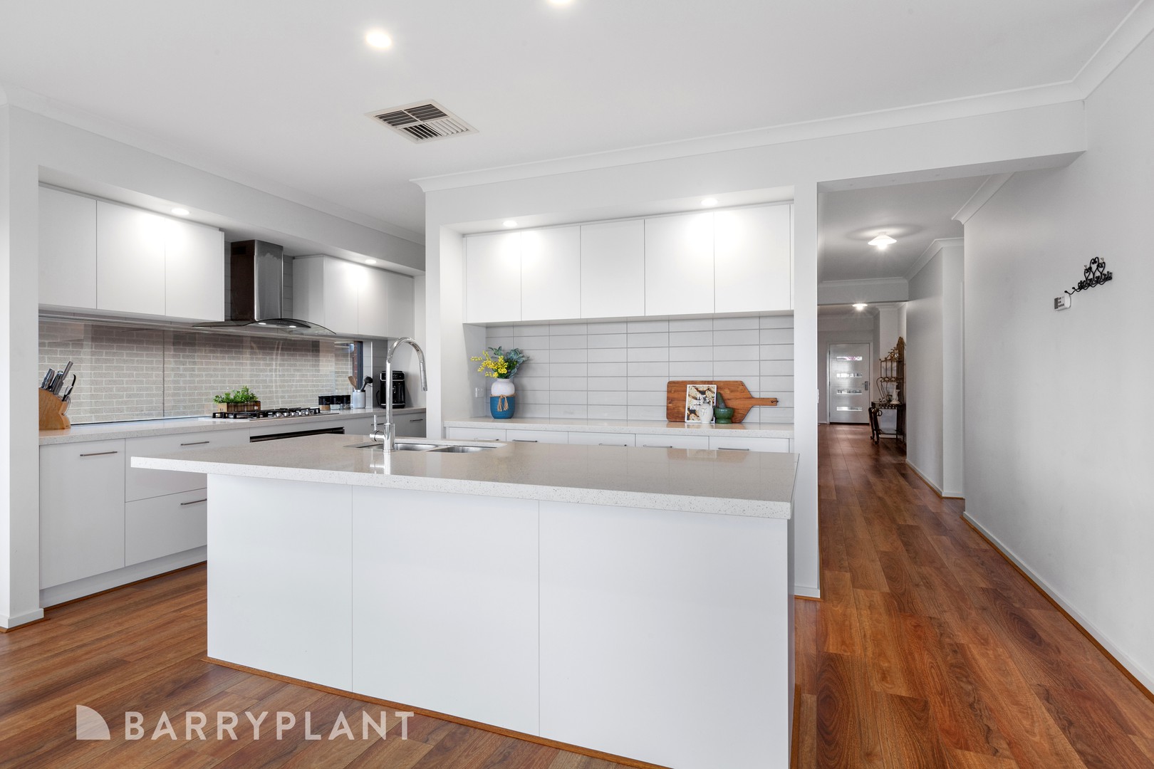 4 Rose Avenue, Wallan, VIC 3756 - Thumbnail 2 - 29/05/2025