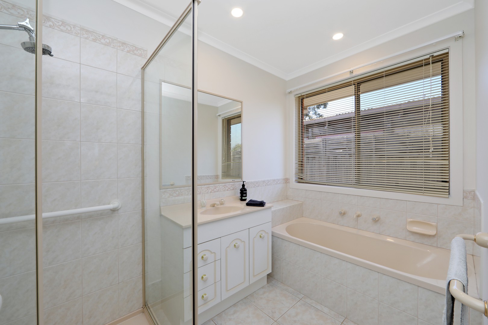 4 Rosebank Court, Rowville, VIC 3178, Rowville - Thumbnail 8