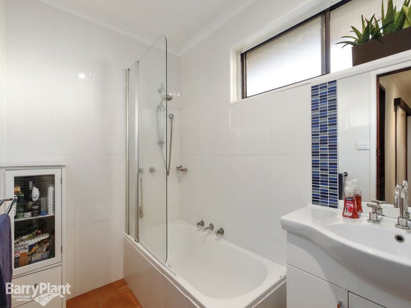 4 Ross Pincott Drive, Mooroolbark, VIC 3138, Mooroolbark - Thumbnail 4