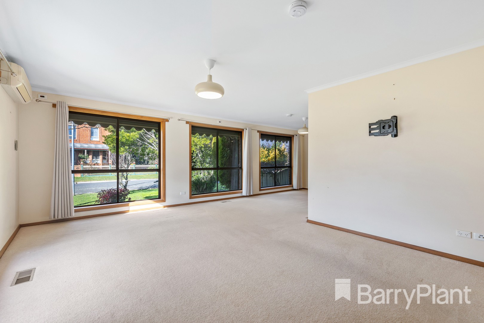 4 Rossio Grove, Wendouree, VIC 3355, Wendouree - Thumbnail 4
