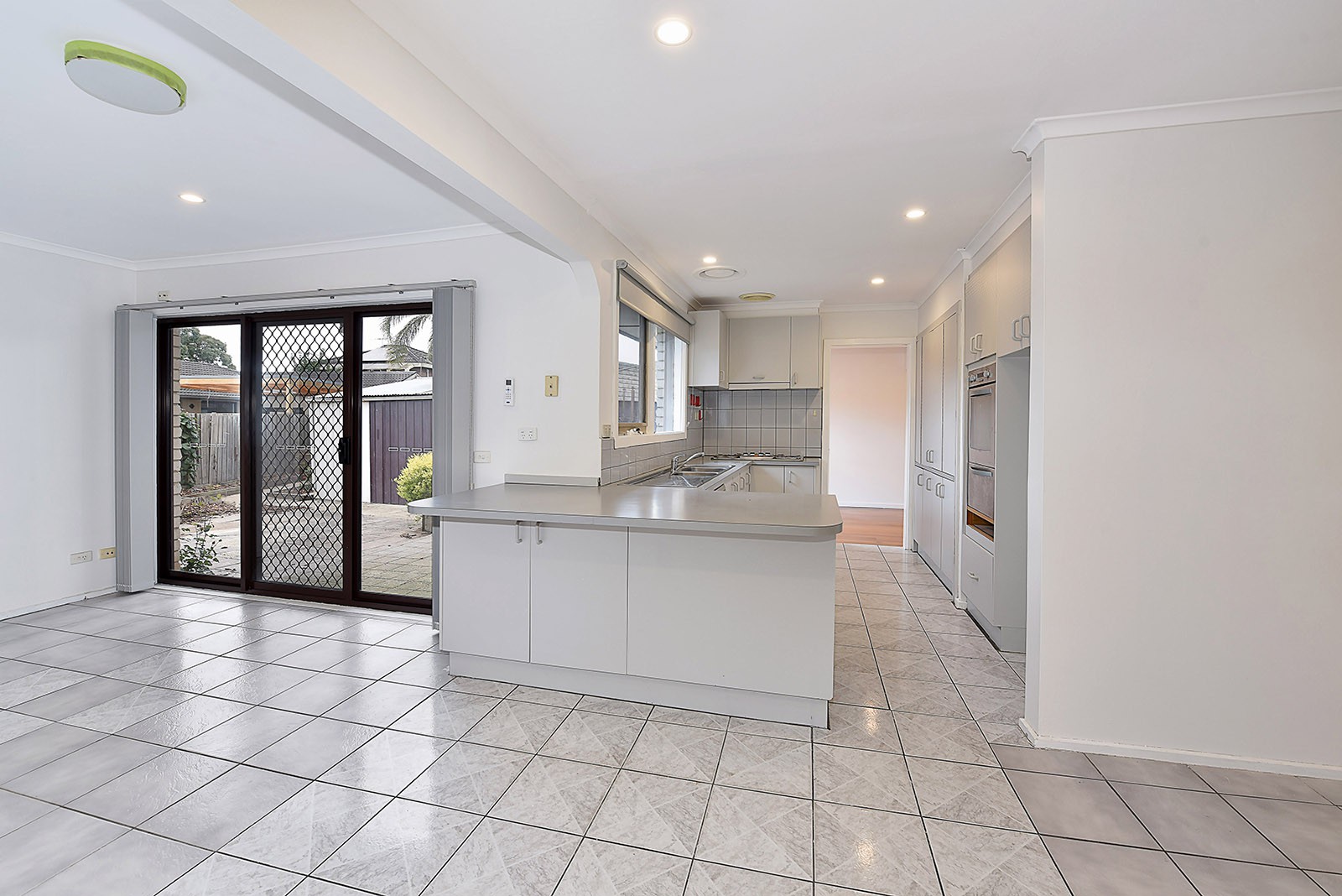 4 Rostella Crescent, Keilor East, VIC 3033, Keilor East - Thumbnail 2