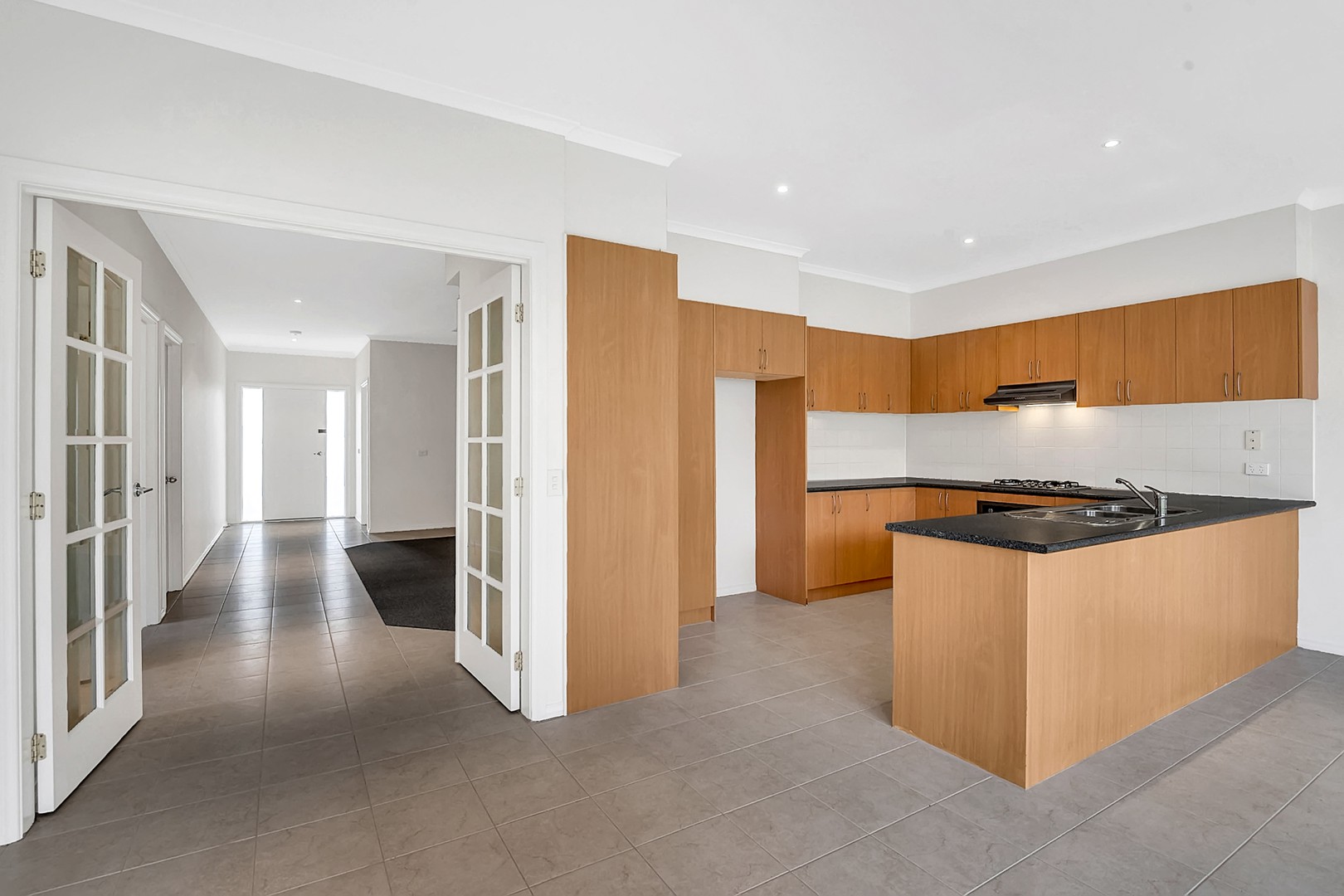 4 Roycroft Road, Roxburgh Park, VIC 3064, Roxburgh Park - Thumbnail 4