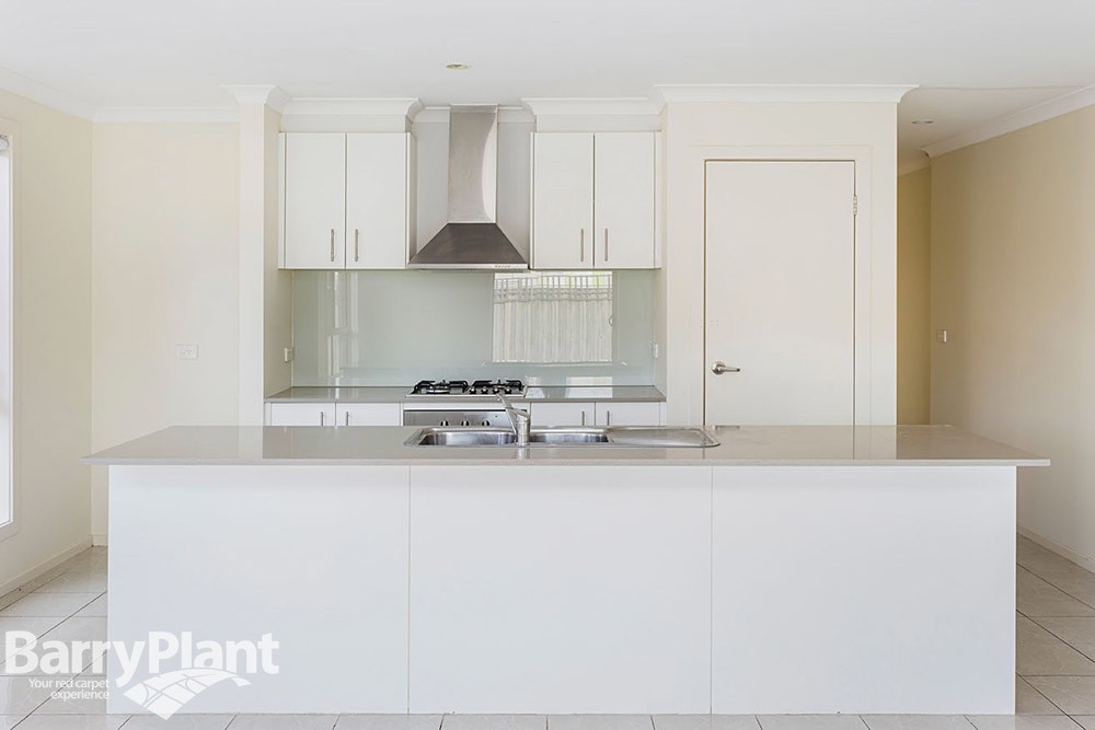 4 Sandra Court, Point Cook, VIC 3030, Point Cook - Thumbnail 2