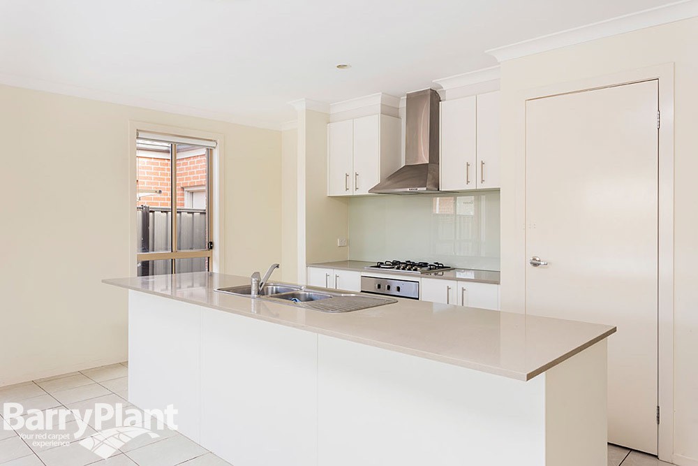 4 Sandra Court, Point Cook, VIC 3030, Point Cook - Thumbnail 4