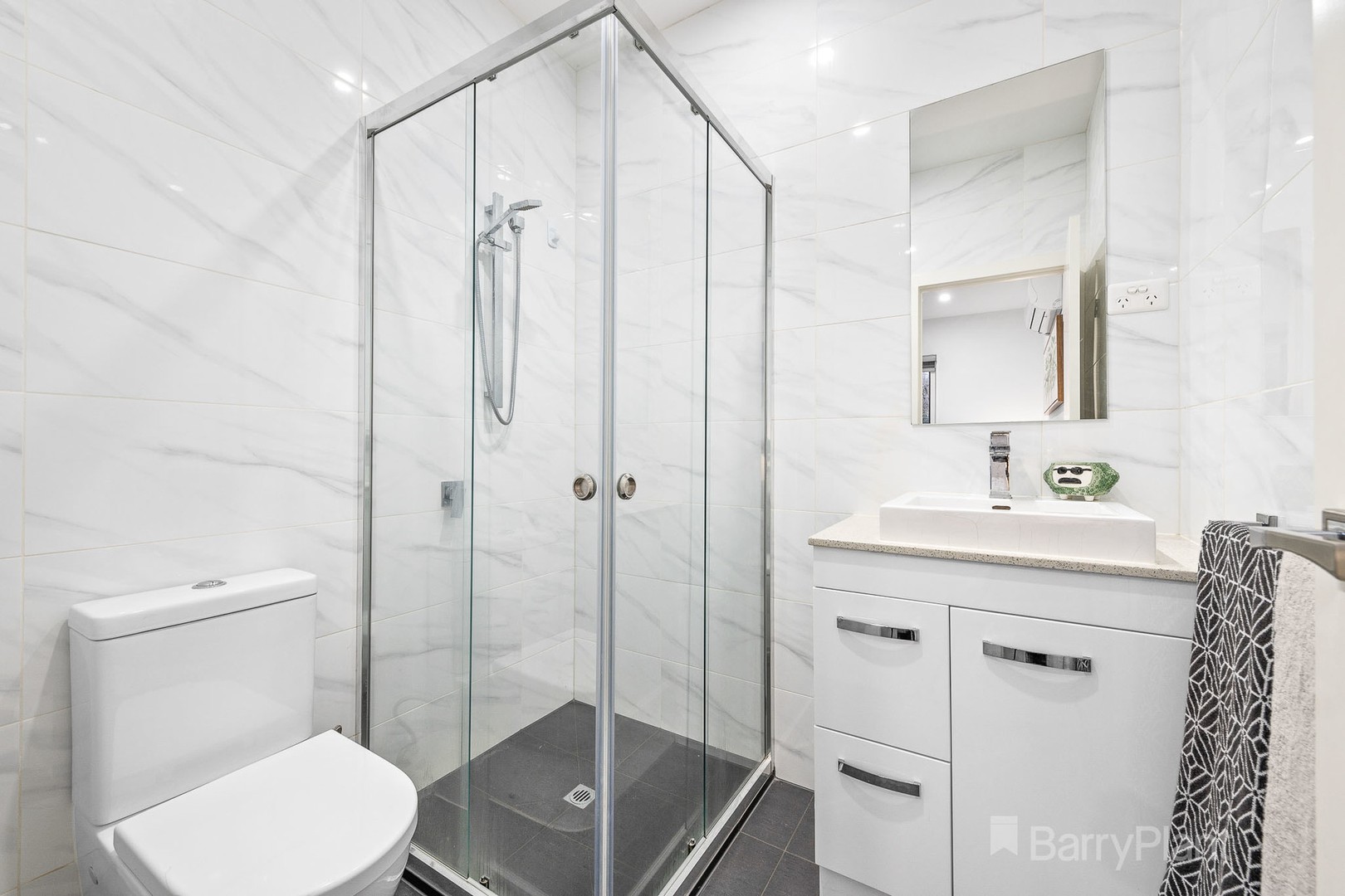 4 Santa Monica Place, Berwick, VIC 3806, Berwick - Thumbnail 3