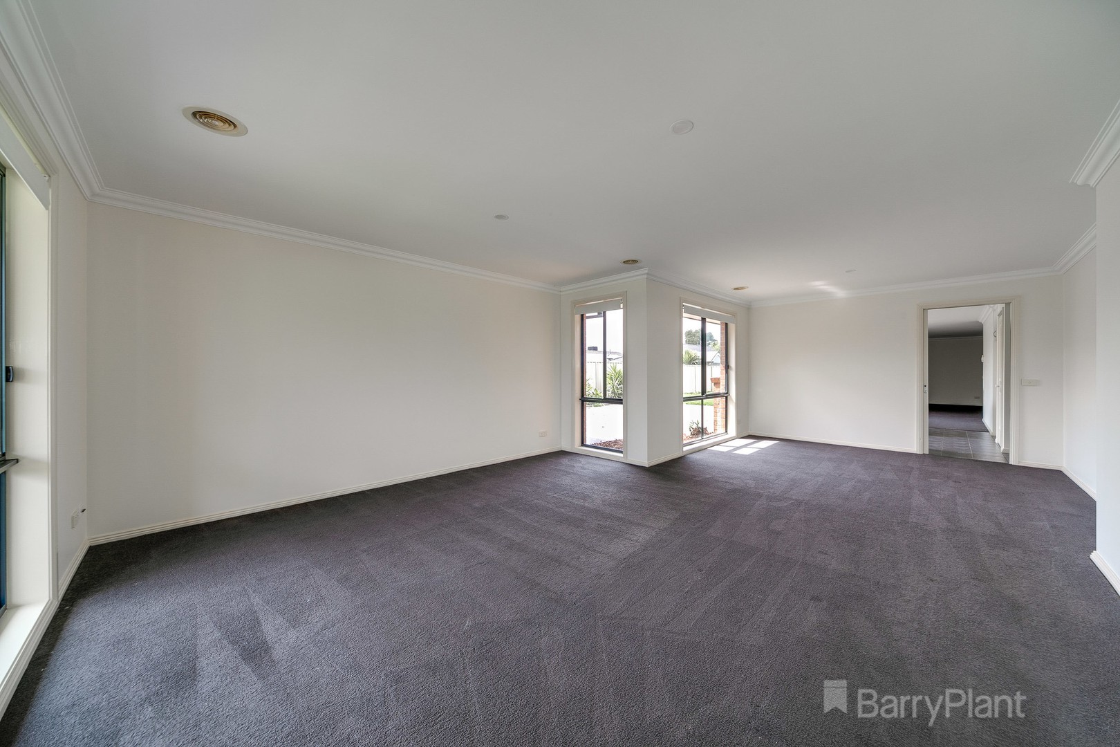 4 Sapphire Crescent, Pakenham, VIC 3810, Pakenham - Thumbnail 4