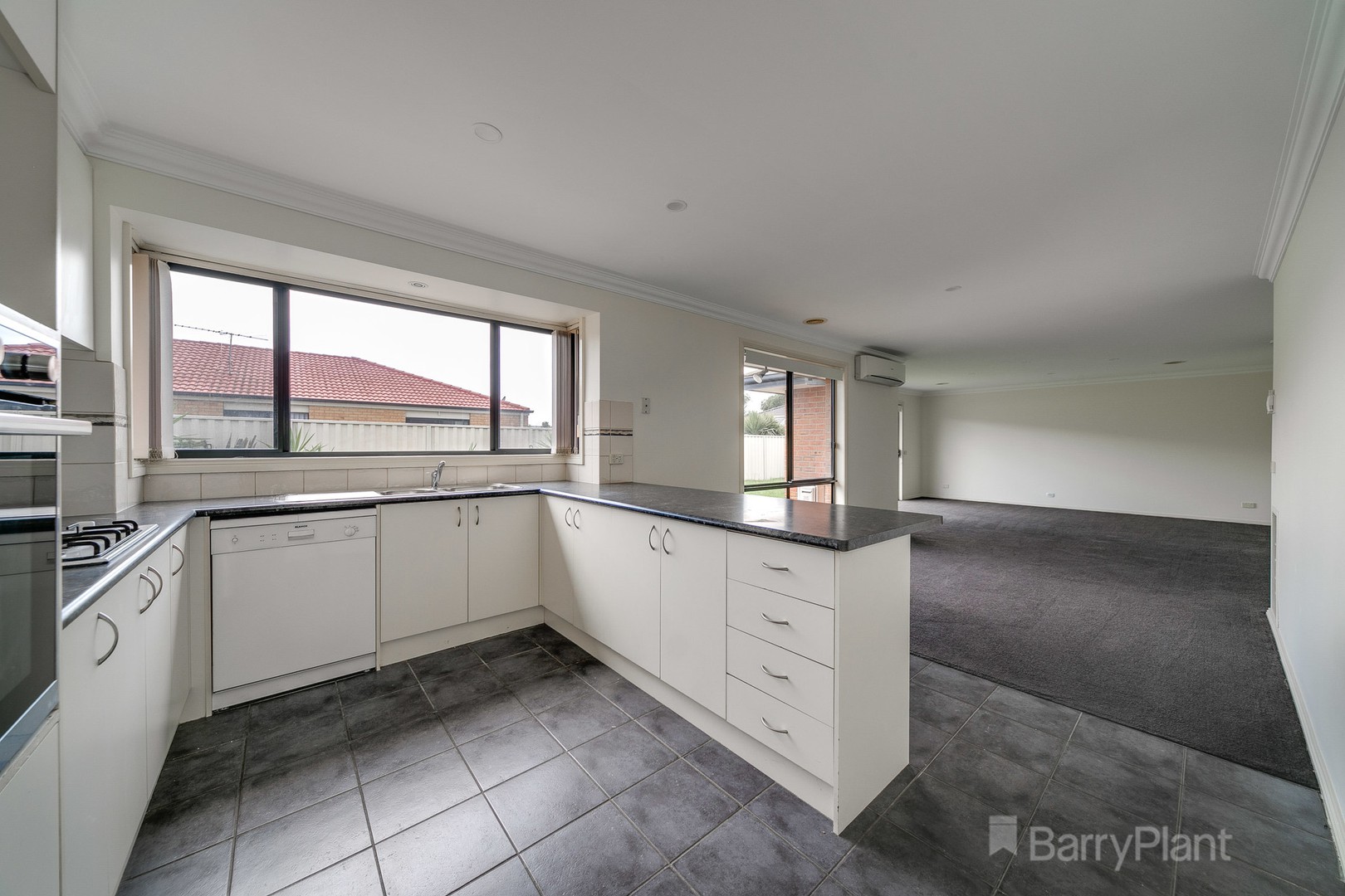 4 Sapphire Crescent, Pakenham, VIC 3810, Pakenham - Thumbnail 7