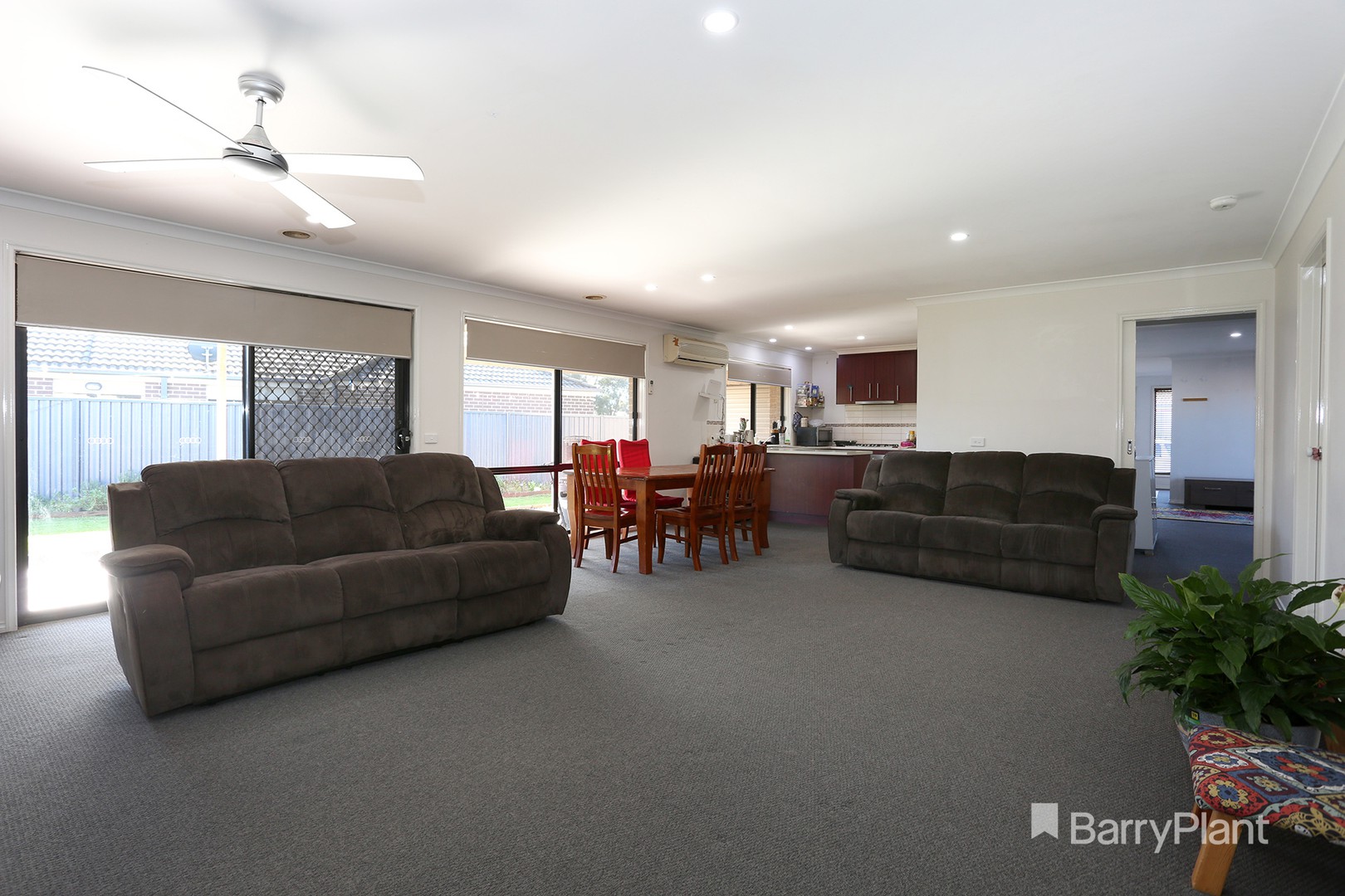4 Scarlet Crescent, Pakenham, VIC 3810, Pakenham - Thumbnail 3