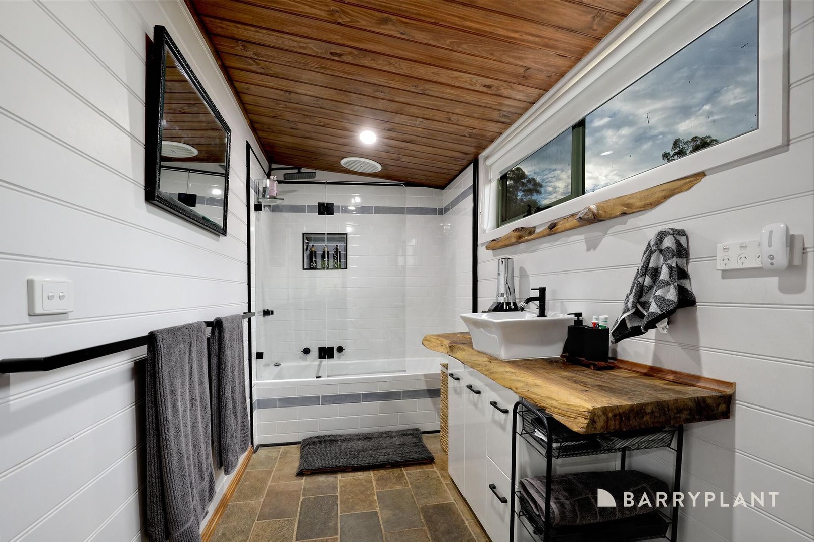 4 Seaview Road, Cockatoo, VIC 3781, Cockatoo - Thumbnail 8