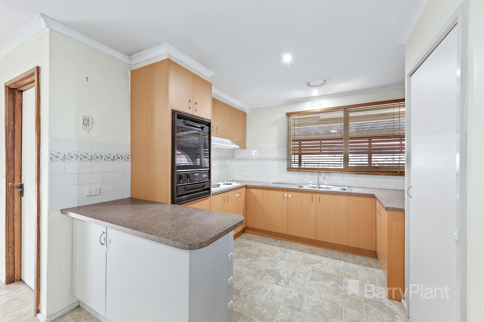 4 Selsey Court, St Albans, VIC 3021, St Albans - Thumbnail 2