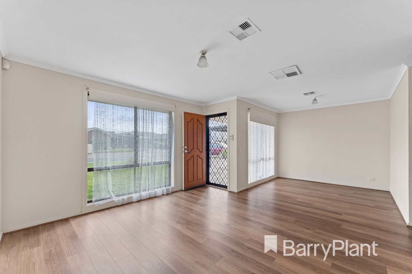 4 Sheoak Court, Hoppers Crossing, VIC 3029, Hoppers Crossing - Thumbnail 3