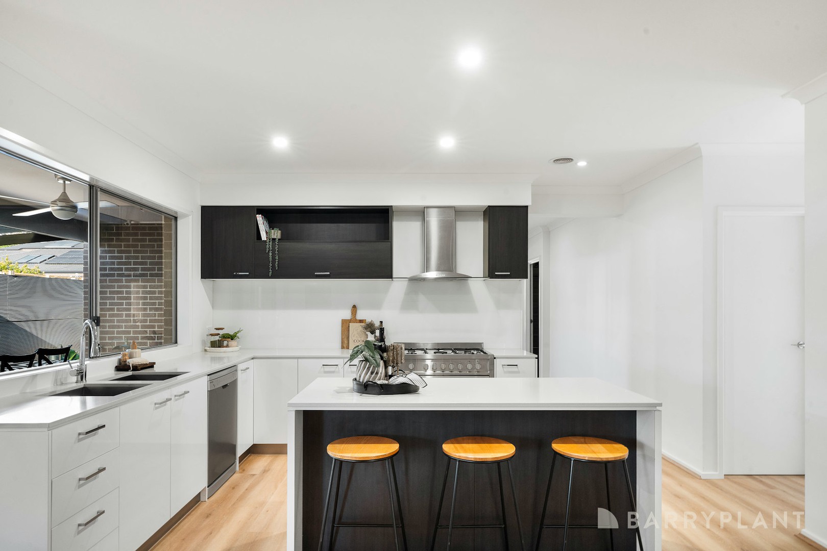 4 Sherwood Road, Chirnside Park, VIC 3116 - For Sale