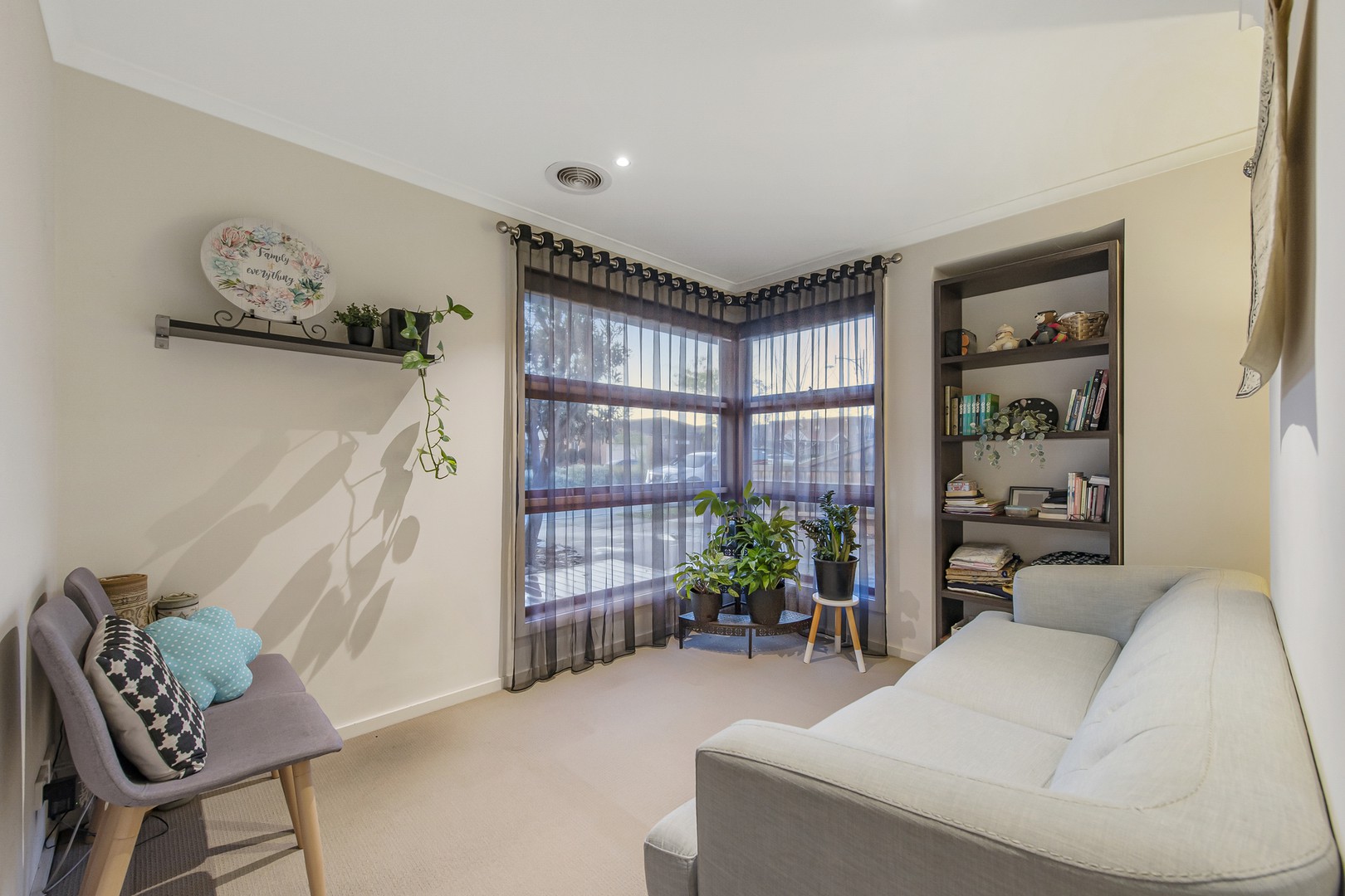 4 Silkwood Boulevard, Tarneit, VIC 3029, Tarneit - Thumbnail 2
