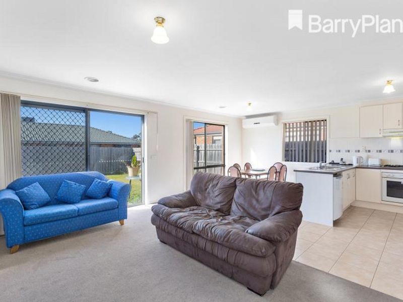 4 Sir Thomas Drive, Pakenham, VIC 3810, Pakenham - Thumbnail 5