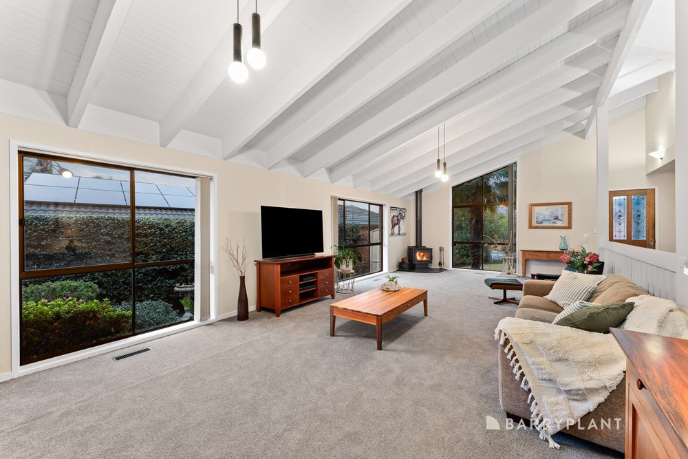 4 Southwood Close, Wantirna, VIC 3152, Wantirna - Thumbnail 2
