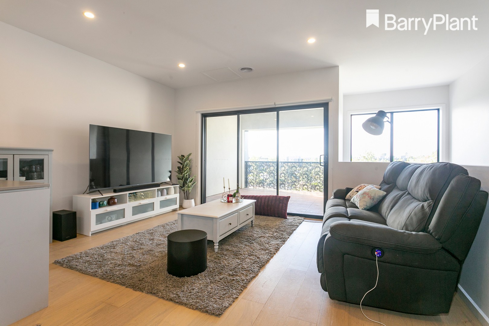 4 Spotted Gum Close, Clyde North, VIC 3978, Clyde - Thumbnail 4