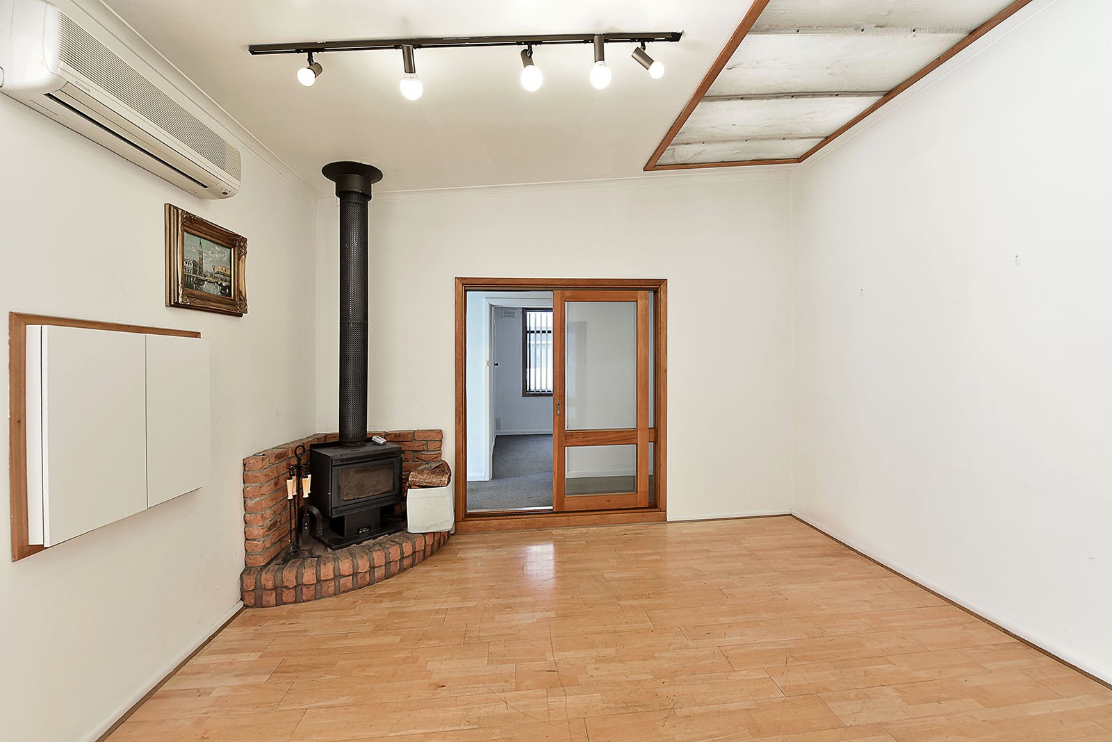 4 Spring St, Niddrie, VIC 3042 - Thumbnail 1 - 18/12/2025