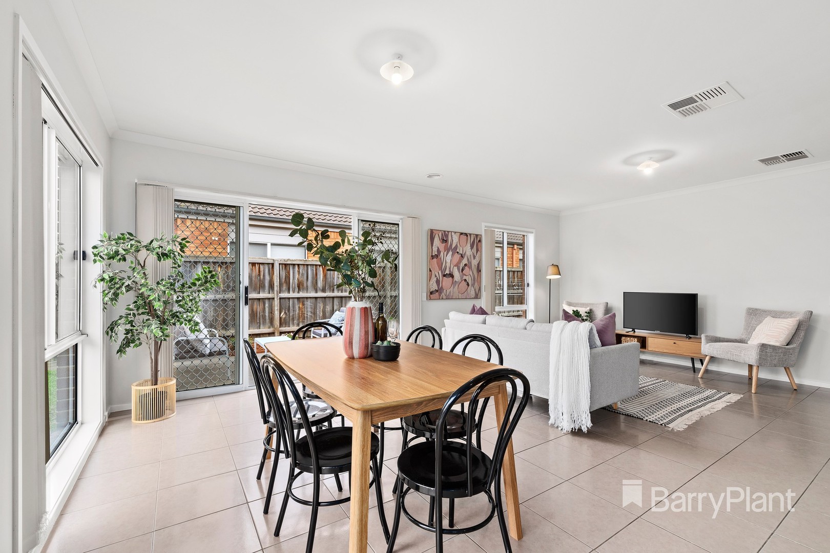4 St. Johns Court, South Morang, VIC 3752, South Morang - Thumbnail 4