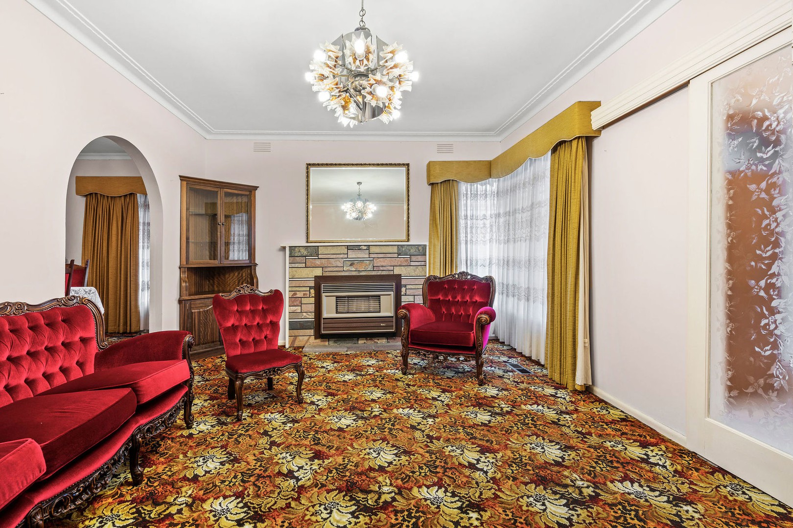 4 St Raphael Street, Avondale Heights, VIC 3034 - Thumbnail 2 - 18/06/2026