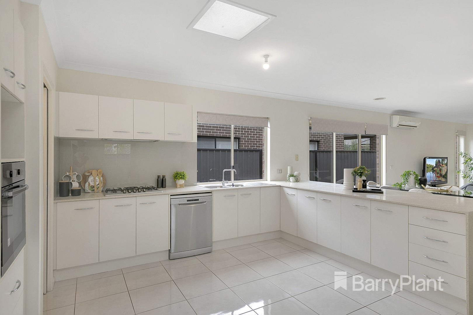 4 Steels Place, South Morang, VIC 3752, South Morang - Thumbnail 4
