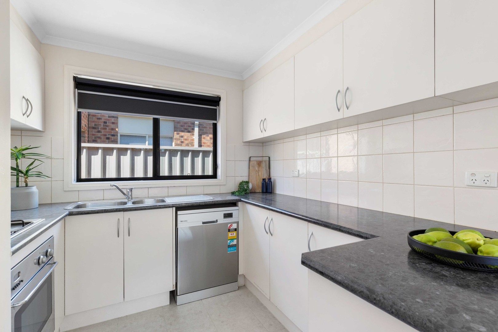 4 Stoke Heath Way, Caroline Springs, VIC 3023, Caroline Springs - Thumbnail 4