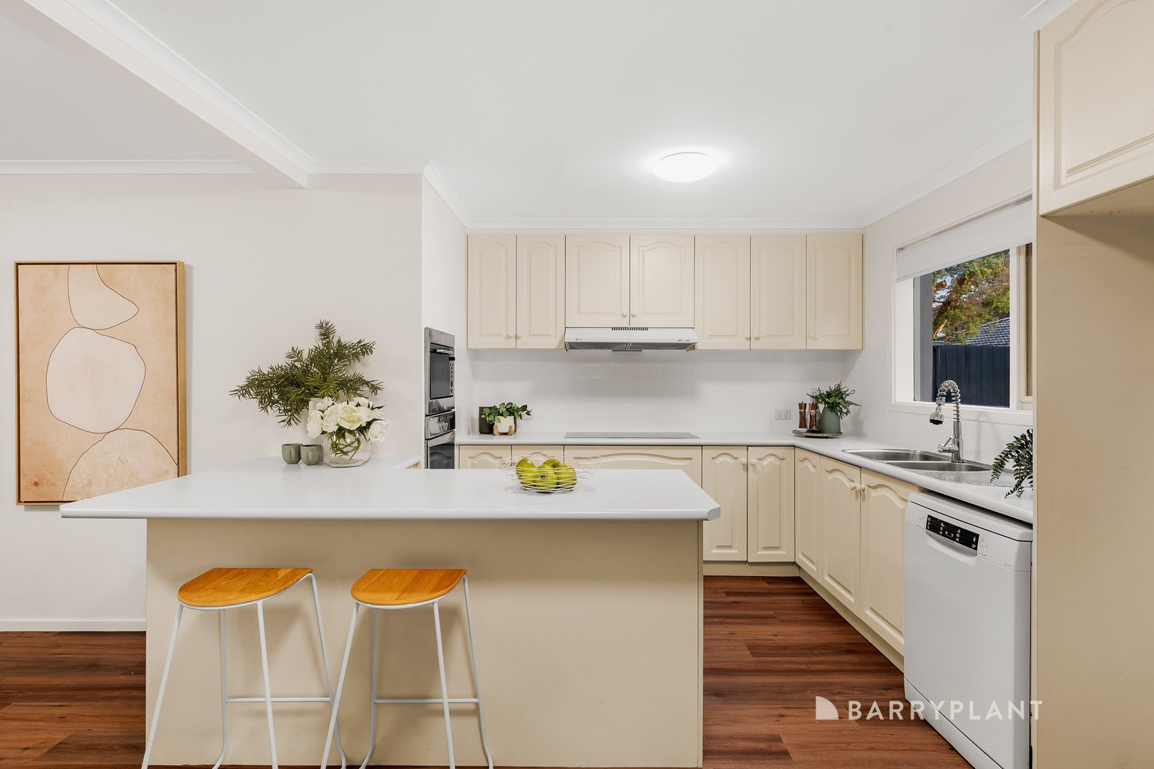4 Stratford Square, Wantirna, VIC 3152, Wantirna - Thumbnail 2