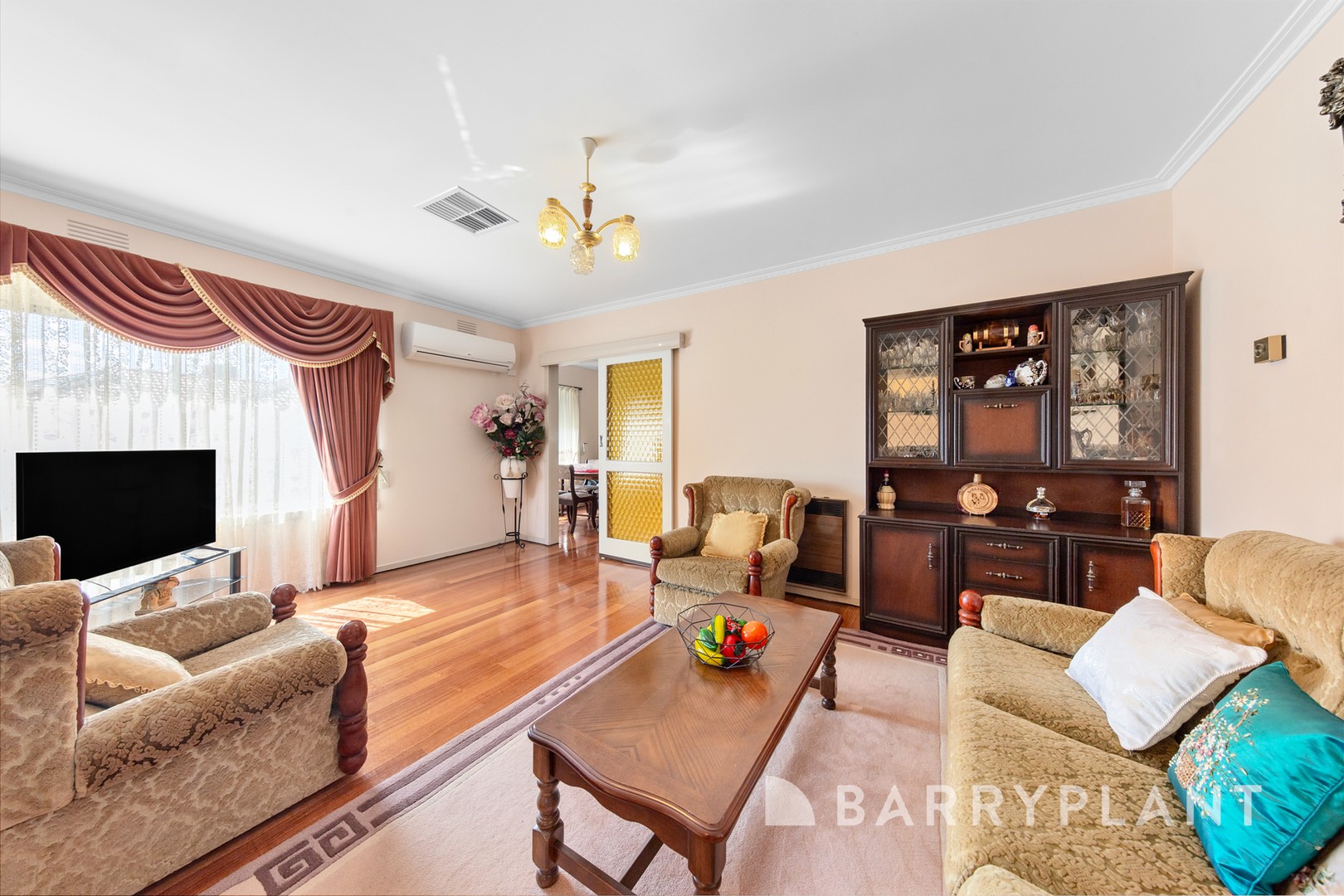 4 Swansea Parade, St Albans, VIC 3021, St Albans - Thumbnail 2