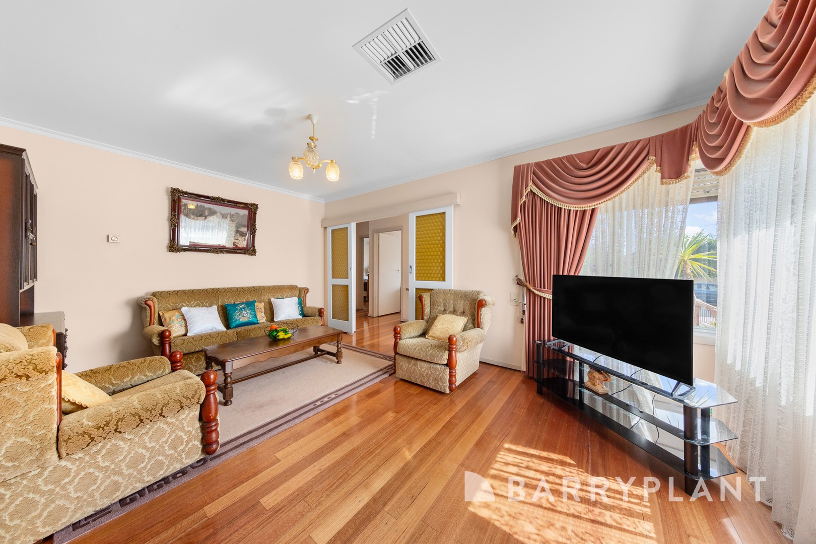 4 Swansea Parade, St Albans, VIC 3021, St Albans - Thumbnail 3