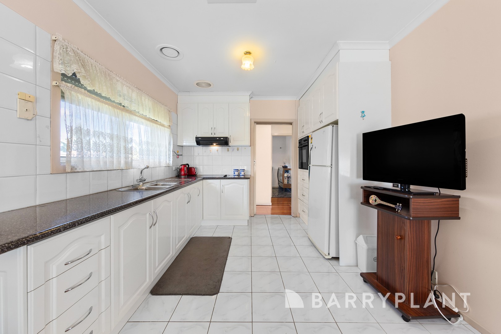 4 Swansea Parade, St Albans, VIC 3021, St Albans - Thumbnail 4